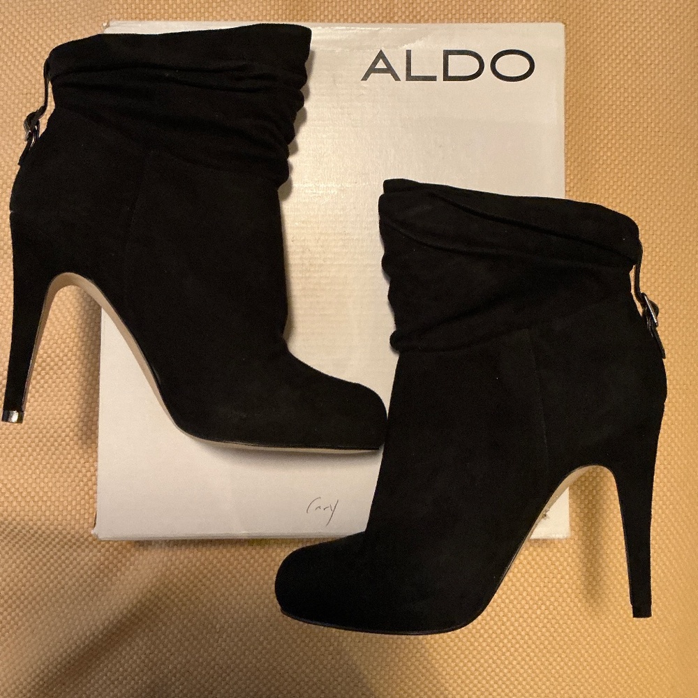 Suede Black Booties Aldo Coranna Sz 8 NIB